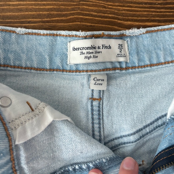 Abercrombie Mom Short - Picture 3 of 4